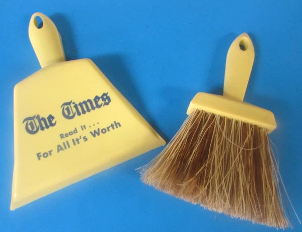 VINTAGE  MINIATURE  DUST PAN &  BRUSH  SET -  SCRANTON  TIMES