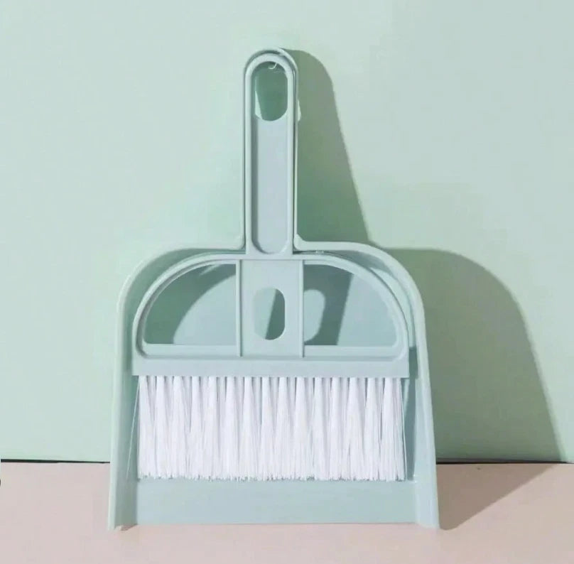 1 Set Mini Desktop Broom & Dustpan – Tiny Cleaning Kit for Keyboard & Car - NEW