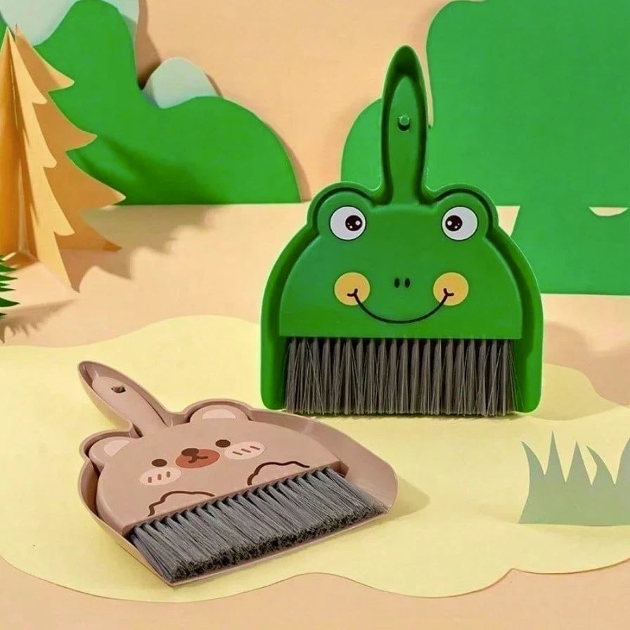 1pc Teddy‑Frog 3D Mini Broom Set – Static Dust, Fun Parent‑Child Tool - NEW